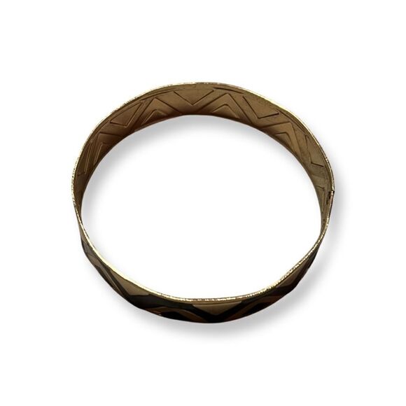 🤯5/$20🤯 Gold And Black Chevron Gold Tone Bangle - Picture 2 of 2